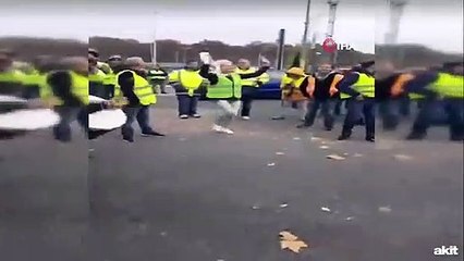 Çılgın Türkler Fransız eylemcileri böyle coşturdu