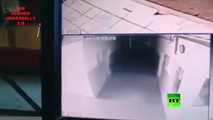 فيديو من كاميرات المراقبة يظهر أشباحا تطارد امرأة في مدينة صربية