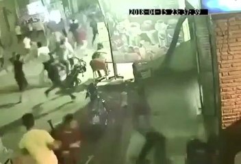 شاهد بدون حذفخناقة في شارع محمد عباس عين شمس فتاة تسفر عن