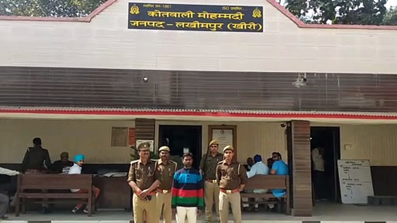 जिलाबदर गुण्डा अभियुक्त कमर पुत्र आसिफ अवैध तमं...