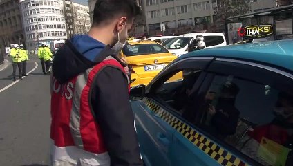 Скачать видео: Beyoğlu Kaymakamı Mustafa Demirelli kısıtlama denetiminde