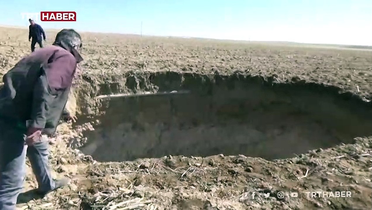 Konya'da 10 metre çapında 40 metre derinliğinde obruk oluştu