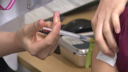 첫 백신 접종 순조롭게 진행...보궐선거 여야 셈법은? / YTN