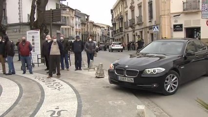 Los vecinos de Alcalá la Real despiden a su sacristán, asesinado a las puertas de la iglesia
