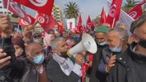 El partido islamista Ennahda reune decenas de miles de personas en Tunez