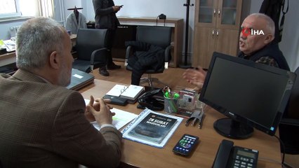 Tütün tarlasından kazandığı parayla girdiği mesleğinden, namaz kıldığı için ihraç edildi