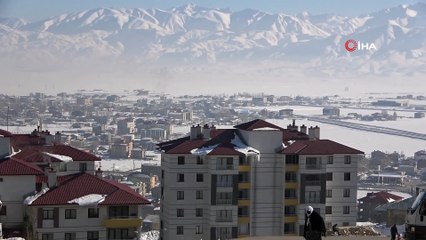 Karla kaplı Yüksekova'dan mest eden manzaralar