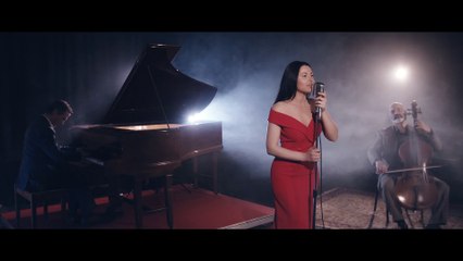 Χριστίνα Λάμπρου - Πάμε Αν Θες Σινεμά (Official Music Video)