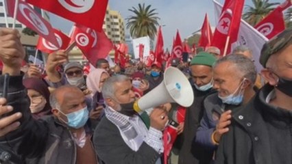 El partido islamista Ennahda reune decenas de miles de personas en Tunez