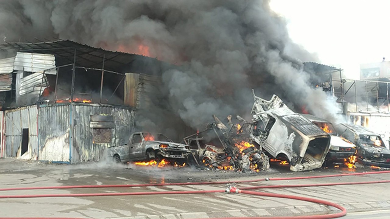 Bursa'da büyük yangın...Dumanlar gökyüzünü kapladı