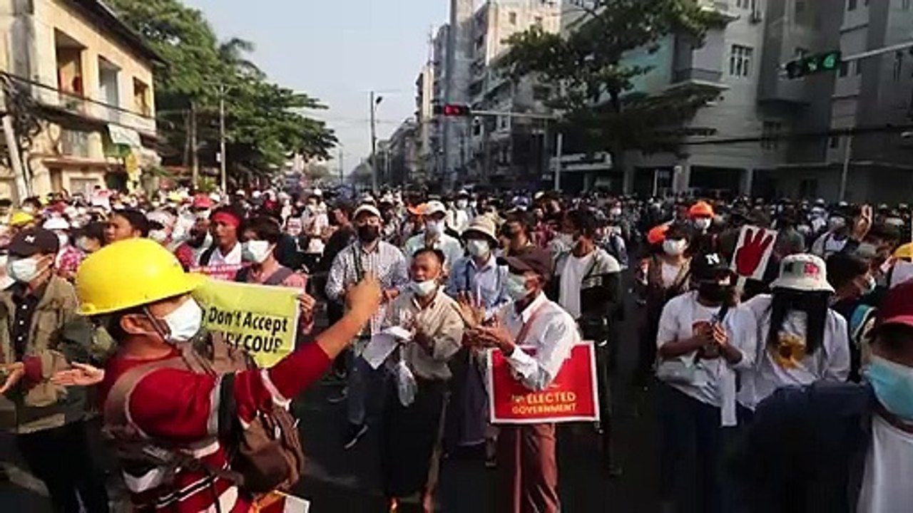 Mortes em protestos em Mianmar
