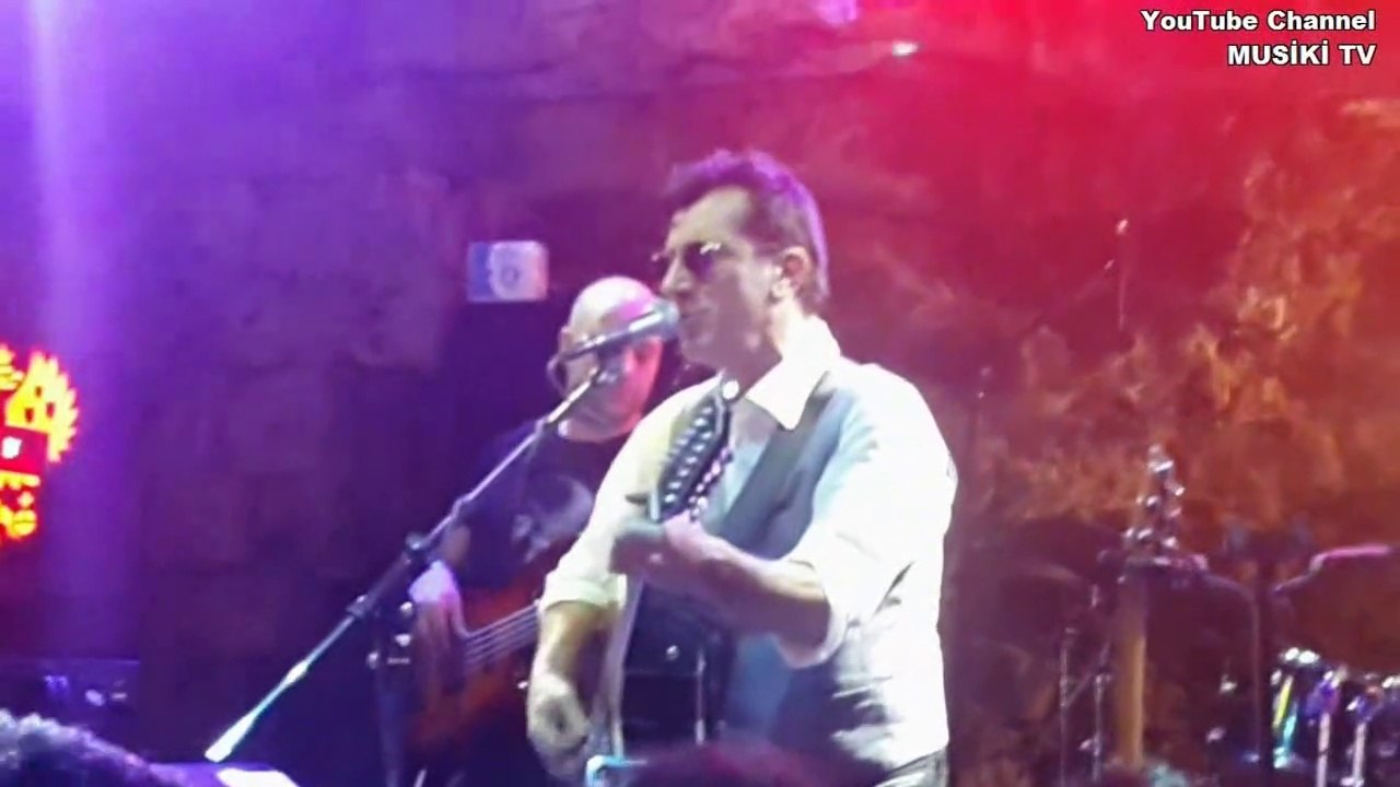 AYNA - Anlatmalıymış Meğer (Konser/Canlı) @Holly Stone