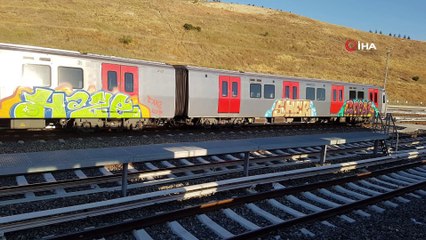 Başkent'te Rusya uyruklu iki genç tren vagonlarını boyarken yakalandı