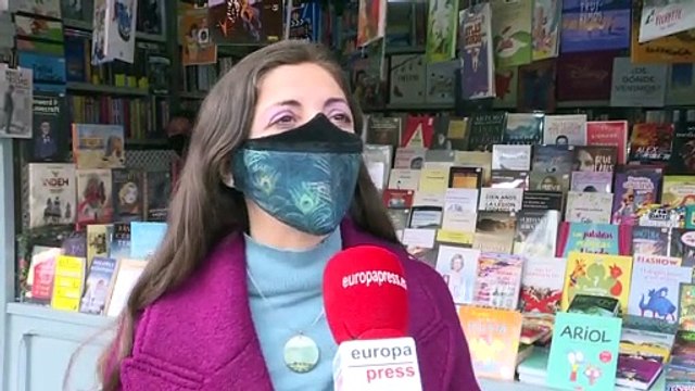 Espido Freire estrena la iniciativa 'Firmas fin de mes' como apoyo a libreros