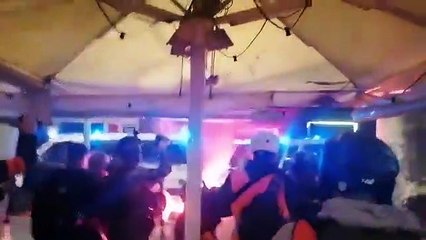 Intentan quemar a un Urbano... y los Mossos se lo miran