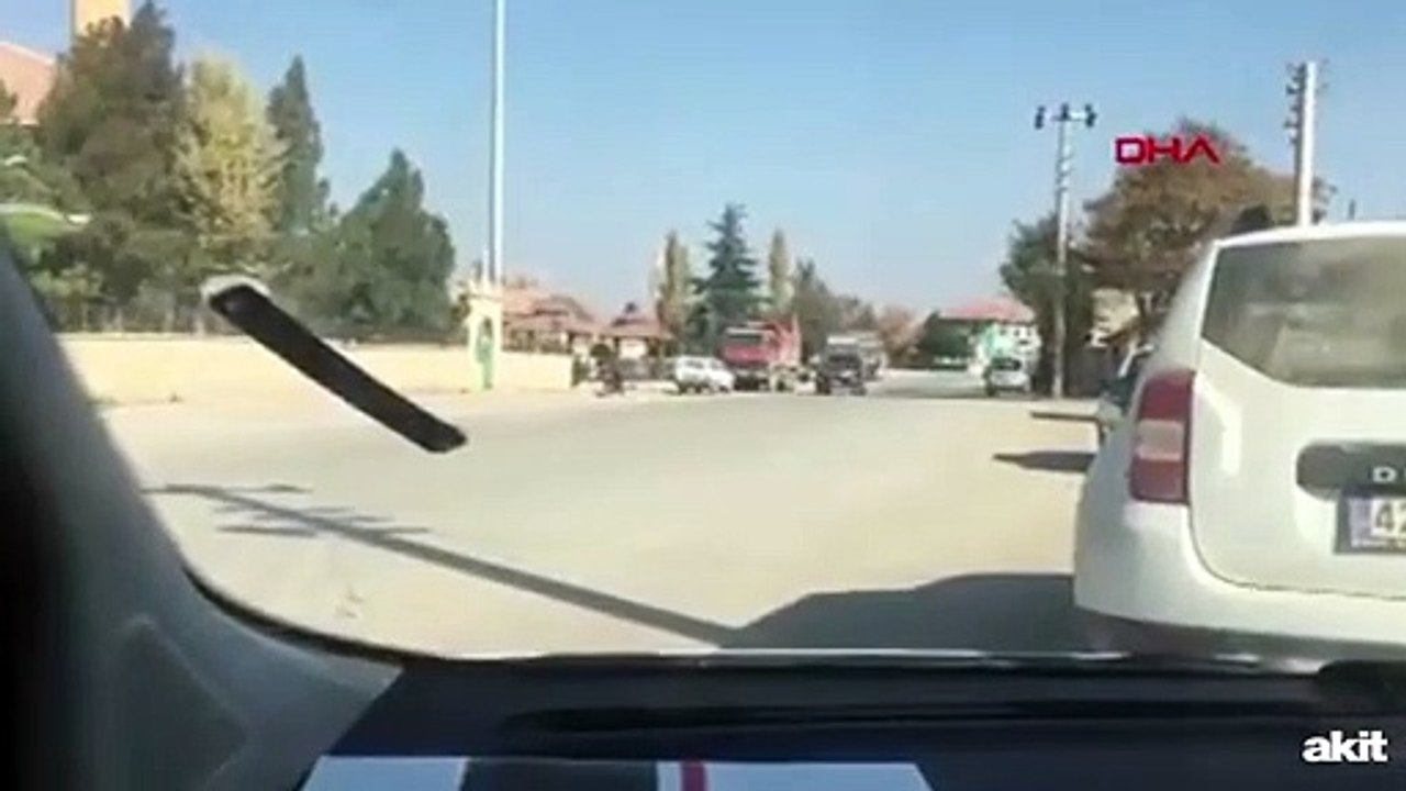Kamyonet kullanan çocuk böyle görüntülendi