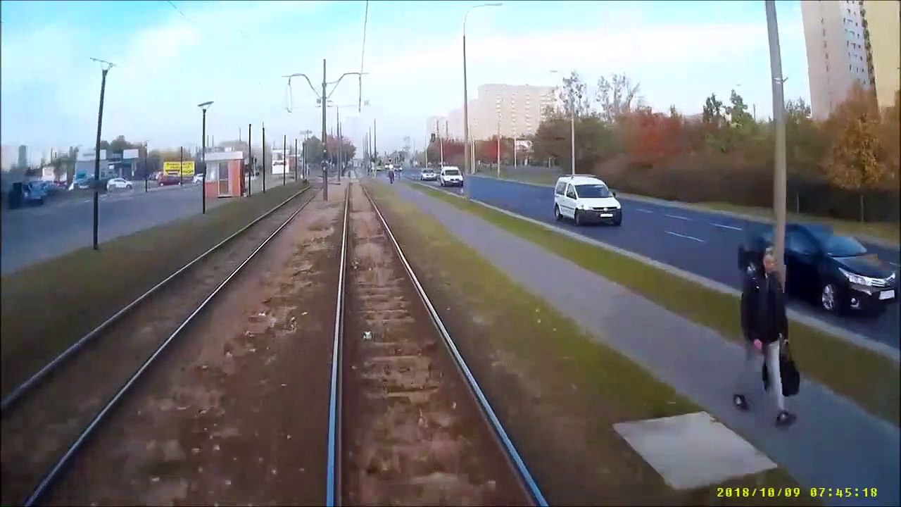 Traverser la voie ferrée le casque sur les oreilles : mauvaise idée