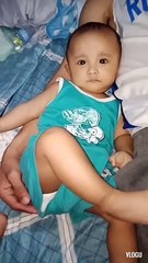 baby  loves daddy 