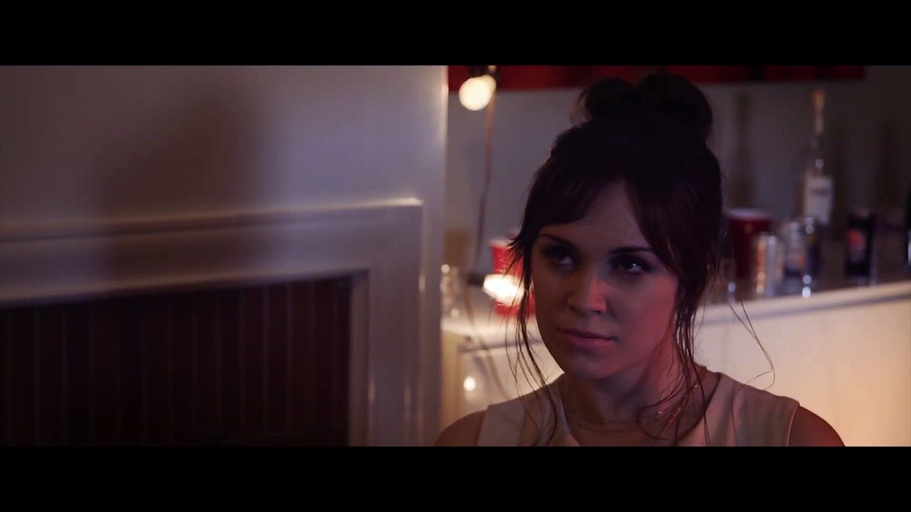 Violet Trailer (2020)