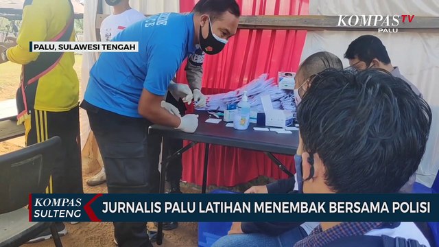 Jurnalis Palu Latihan Menembak Bersama Polisi