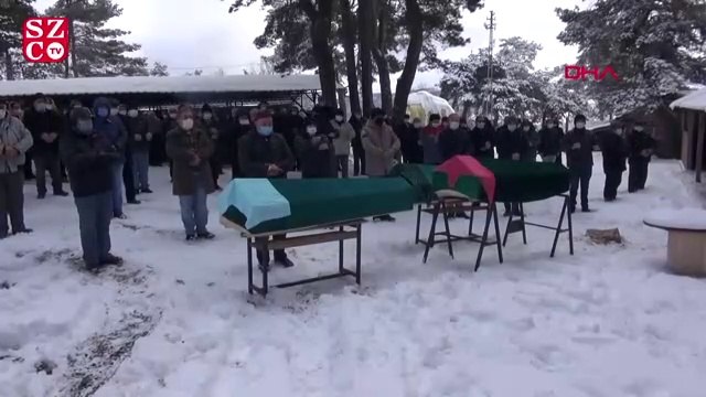 Öldürdüğü öz ve üvey annesiyle yan yana toprağa verildi