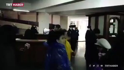 Erivan'da protestocular hükümet binasına girdi