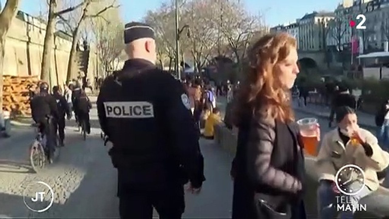 Covid-19 : craignant un confinement imminent, les Parisiens ont investi les quais de Seine