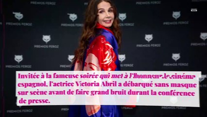 Emmanuel Macron : Victoria Abril s'en prend au président et dénonce un "coronacircus"