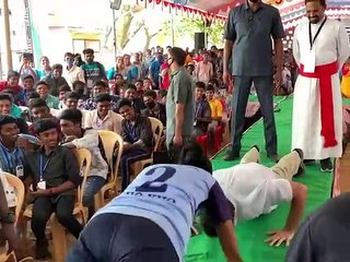 பள்ளி மாணவியுடன் "தண்டால்" கோதா! மின்னல் வேக ராகுல் காந்தி.. வியந்துபோன குமரி