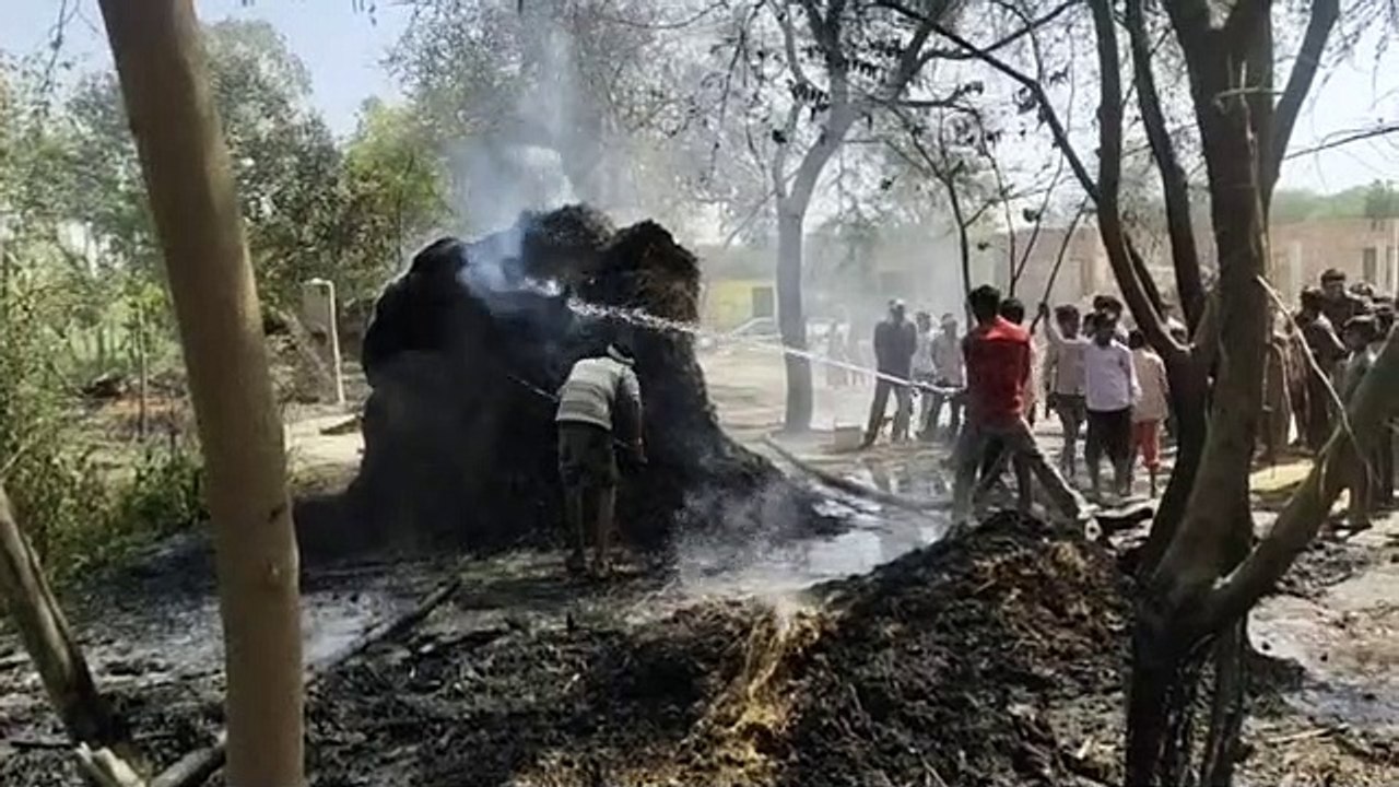 सीतापुर-बिजली के तारों से शॉर्ट सर्किट होने से लगी चार घरों में आग