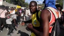 Miles de haitianos piden en las calles la dimisión del Presidente