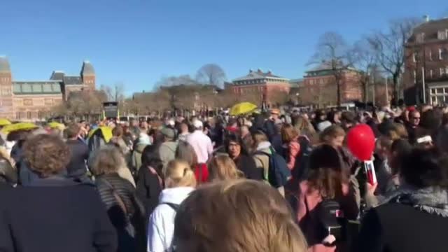 Nueva protesta de los negacionistas holandeses