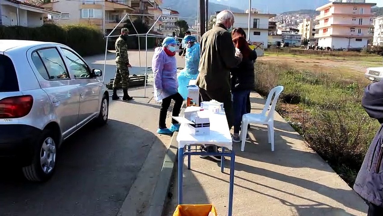Drive through στη Λιβαδειά. 105 δείγματα, 3 θετ...