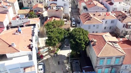 Evinin önündeki sokağa deprem sigortası yaptırdı