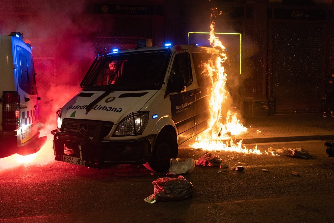 Federico a las 8: Terrorismo callejero en Cataluña