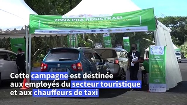 Bali donne le coup d'envoi d'une campagne de vaccination au volant