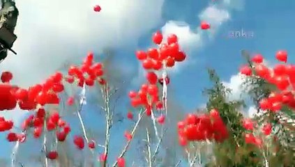 Ankara'da balonlu eylem: 'Göğe bak, esnaf uzaya çıkıyor'