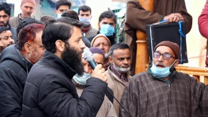 Budgam locals demand merger with Pulwama district