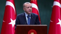 ANKARA - Cumhurbaşkanı Erdoğan:'Attıkları manşetlerle, köşelerinde yazdıkları iğrenç yazılarla, sergiledikleri ilkesiz duruşla darbe şakşakçılığı yapanlar, üzerinden değil 24 yıl, bin yıl bile geçse alınlarındaki kara lekeyi asla silemeyecektir.'
