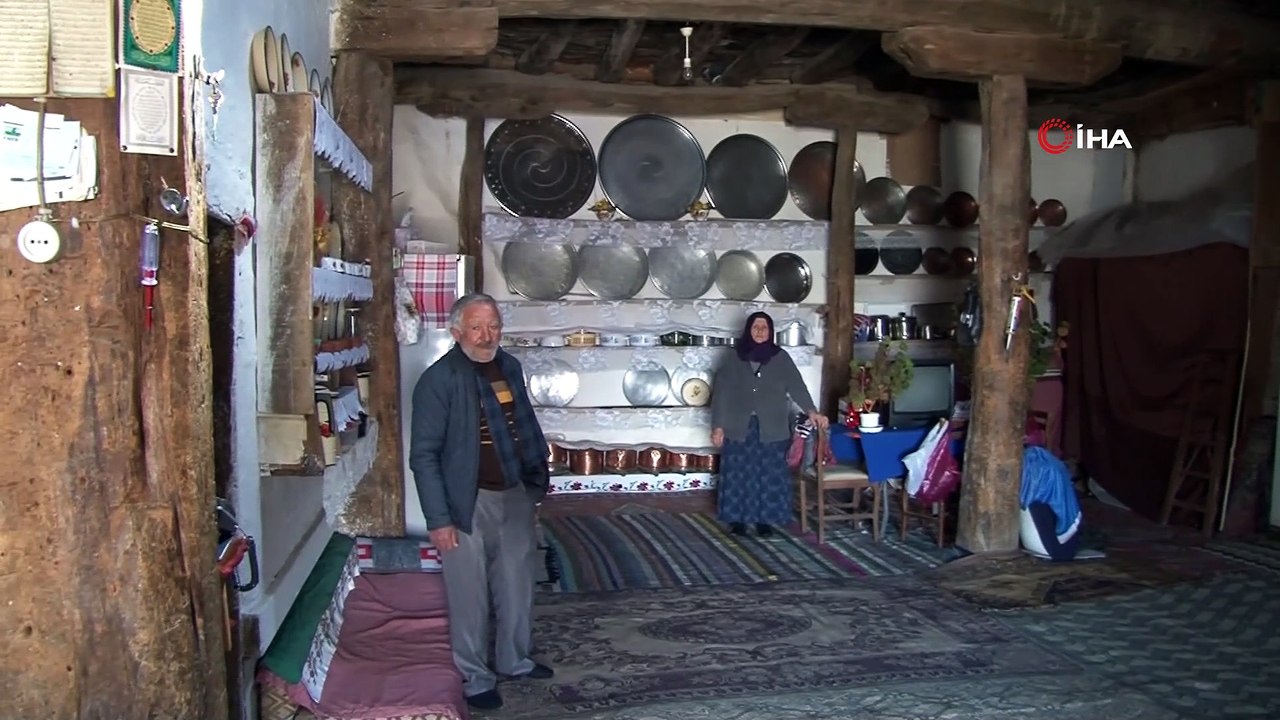 Zamana meydan okuyan ev tavanı ile dikkat çekiyor