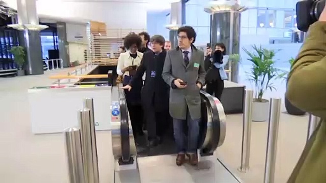 Ευρωκοινοβούλιο: Άρση ασυλίας για τον Κάρλας Πουτζντεμόν