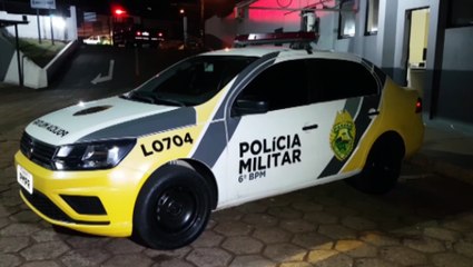 Após sofrer queda com moto furtada, suspeito abandona veículo na Avenida Piquiri