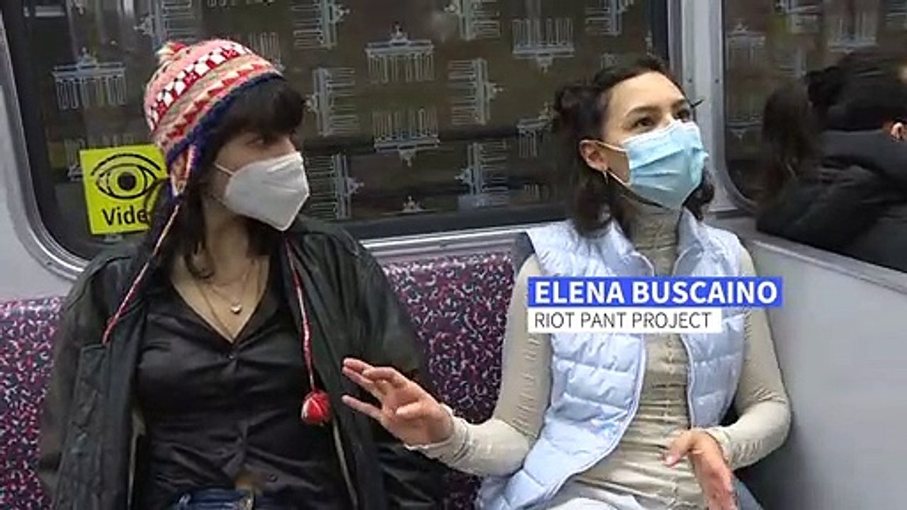 Typisch männlich? Mit bedruckten Hosen gegen 'Manspreading'