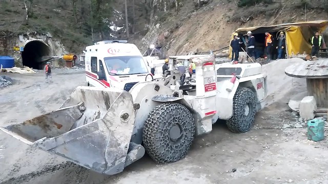 ÇANAKKALE - Göçük meydana gelen maden ocağında mahsur kalan işçiyi kurtarma çalışması devam ediyor