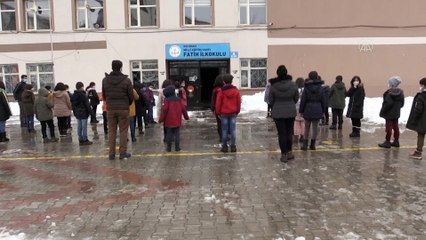 MUŞ - Yeni normalleşme süreciyle okullarda yüz yüze eğitime başlandı