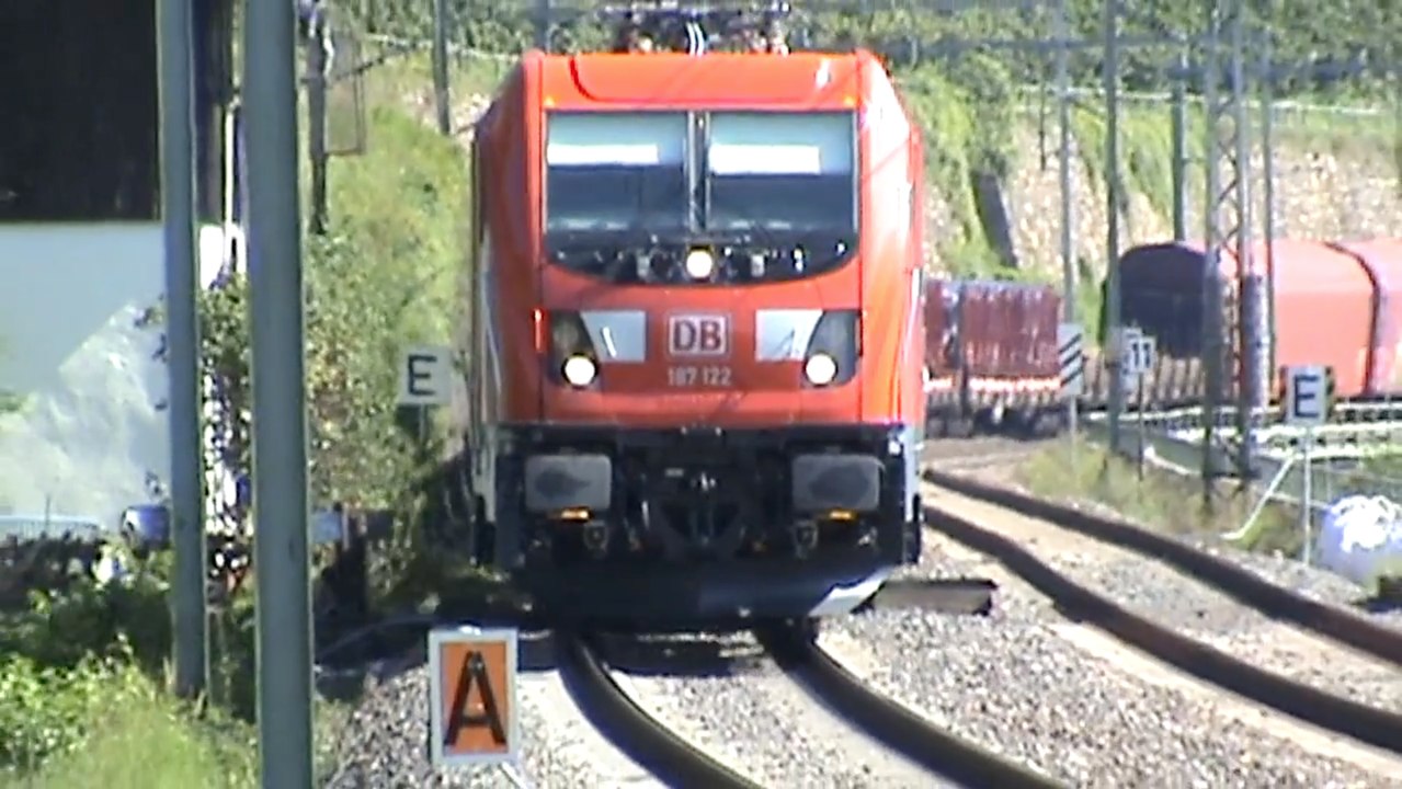 Züge und Schiffe am und auf dem Rhein bei Lorch, BR101, BR427, BR428, BR187