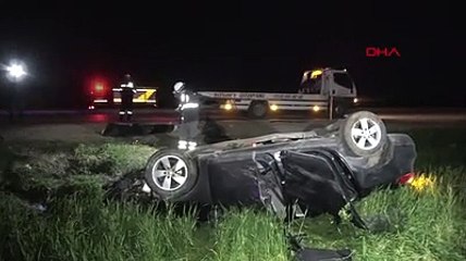 Kontrolden çıkan araç şarampole devrildi