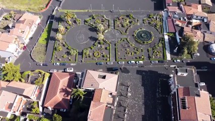 Download Video: Vulcão no monte Etna em erupção e a espalhar cinzas