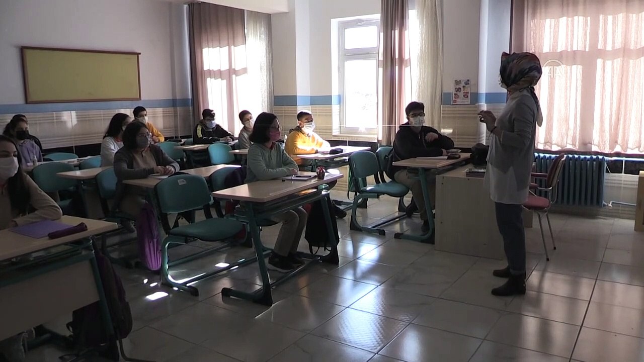 NEVŞEHİR - Yeni normalleşme süreciyle okullarda yüz yüze eğitime başlandı