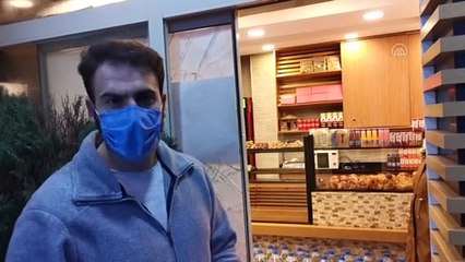KOCAELİ - Hırsızlık yaptığı fırına ikinci kez gelen şüphelinin camları kırma anı güvenlik kamerasında